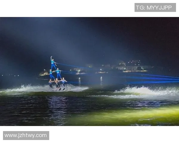 绿茵巨星魅力写真展现运动激情与时尚风采